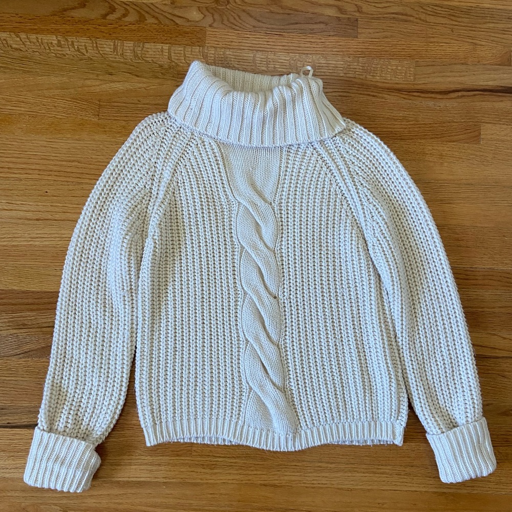 Ivory cable knit turtle neck, size medium women’s